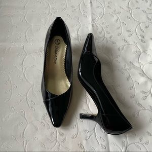 Bella Vita black patent pumps!✨
